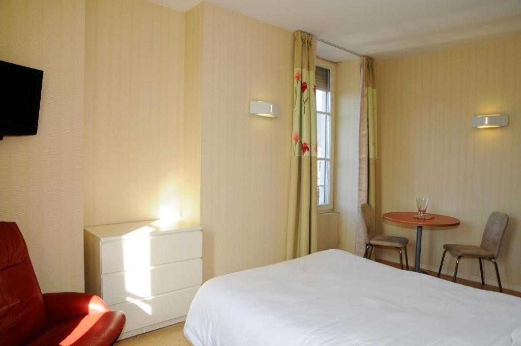Garden & City Luxeuil Ex Le Metropole Et Les Thermes Luxeuil-les-Bains Quarto foto